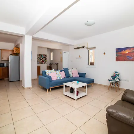 Laoura Villa